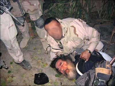 /images/saddam_captured_soldier.jpg